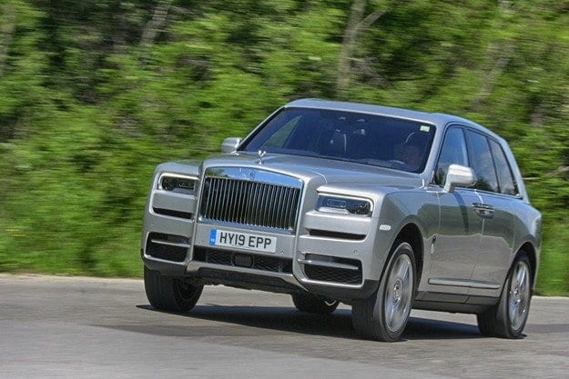 Test drive Rolls-Royce Cullinan: alto, alto ...