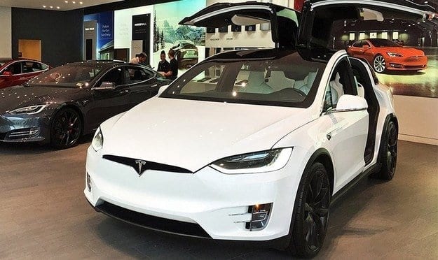 Testa brauciens Tesla pievienoja jaunu pretaizdzīšanas režīmu