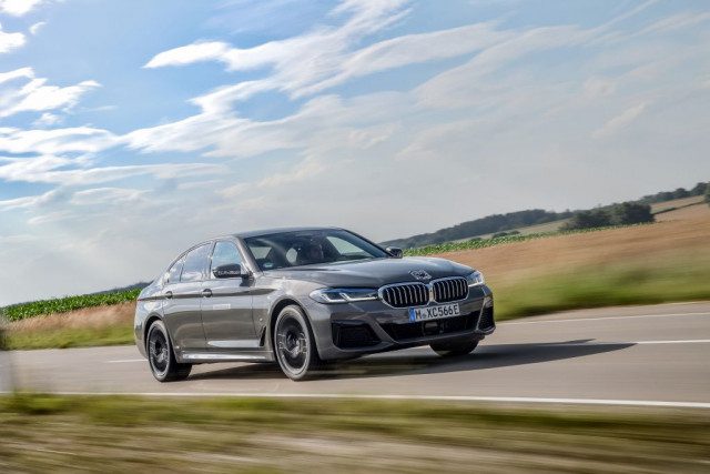 Tijdmachine: de toekomstige BMW 545e testen