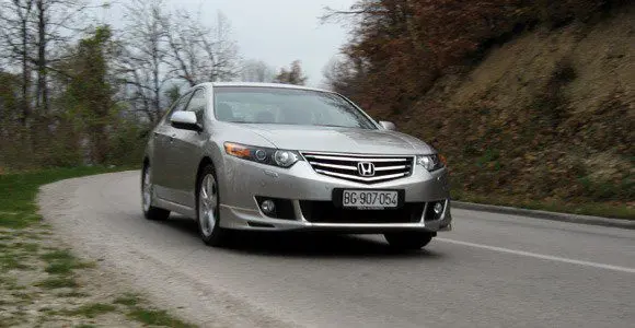 Тест: Honda Accord 2.4 i-VTEC Executive - Красавица и чудовище - Автомагазин