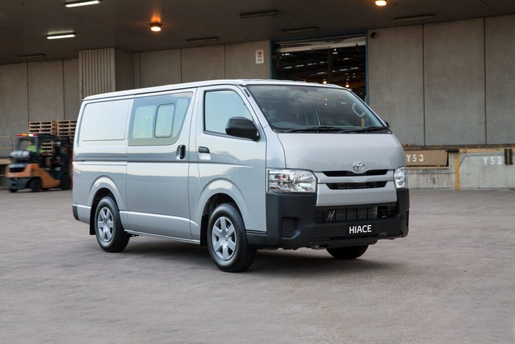 Toyota Hiace 2010 - specifications 