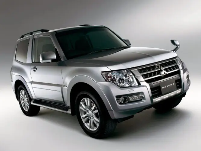 Mitsubishi pajero 2014