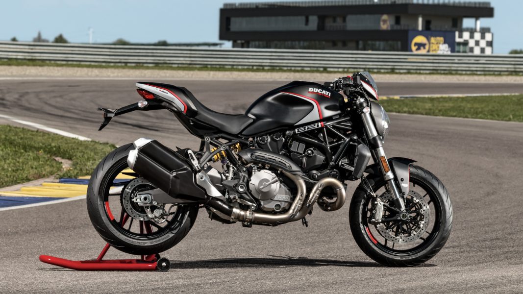 Monster ya Ducati 821 (Stealth) Monster 821