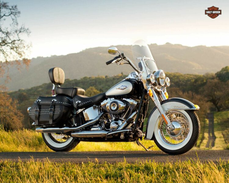Harley-Davidson Ajogunba Softail Ayebaye FLSTC Softail Classic FLSTC Aṣa