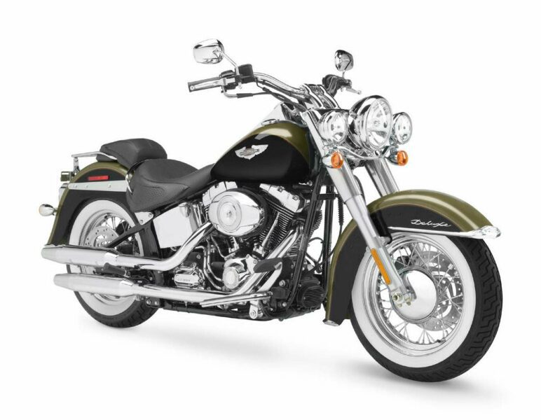 Harley-Davidson Softail Ọkachamma FLSTN Deluxe FLSTN