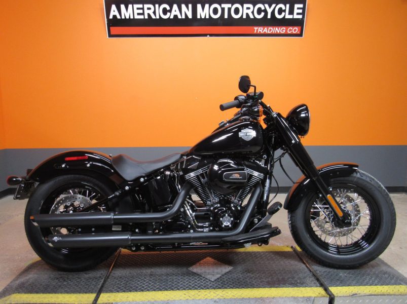 Harley-Davidson Softail Slim S Softail Slim S鲜艳的黑色