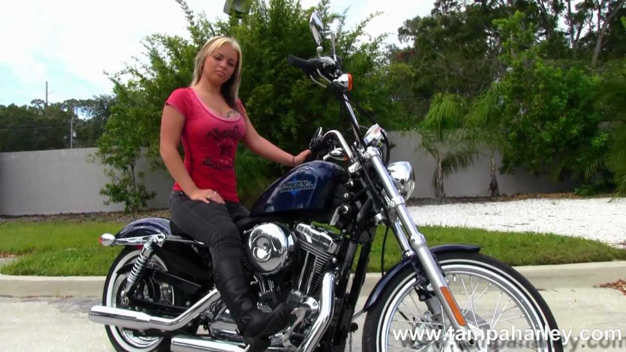 Harley-Davidson Sportster XL 1200V ລຸ້ນເຈັດສິບສອງ XL 1200V ເຈັດສິບສອງສີ ດຳ
