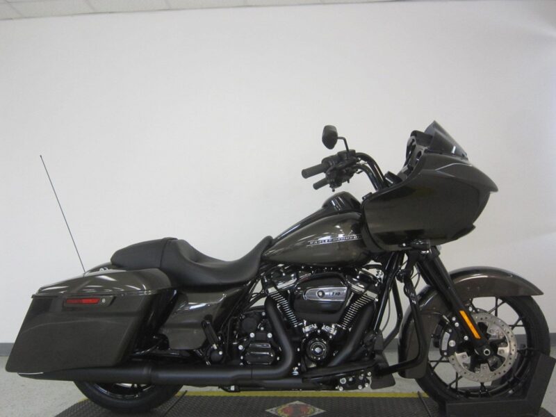 Harley-Davidson Touring Road Glide (erityinen FLTRXS) Touring Road Glide ABS