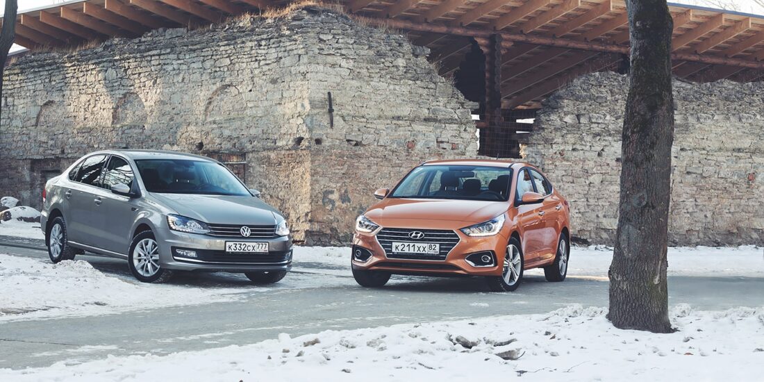 Tiomáint tástála Hyundai Solaris Nua vs VW Polo
