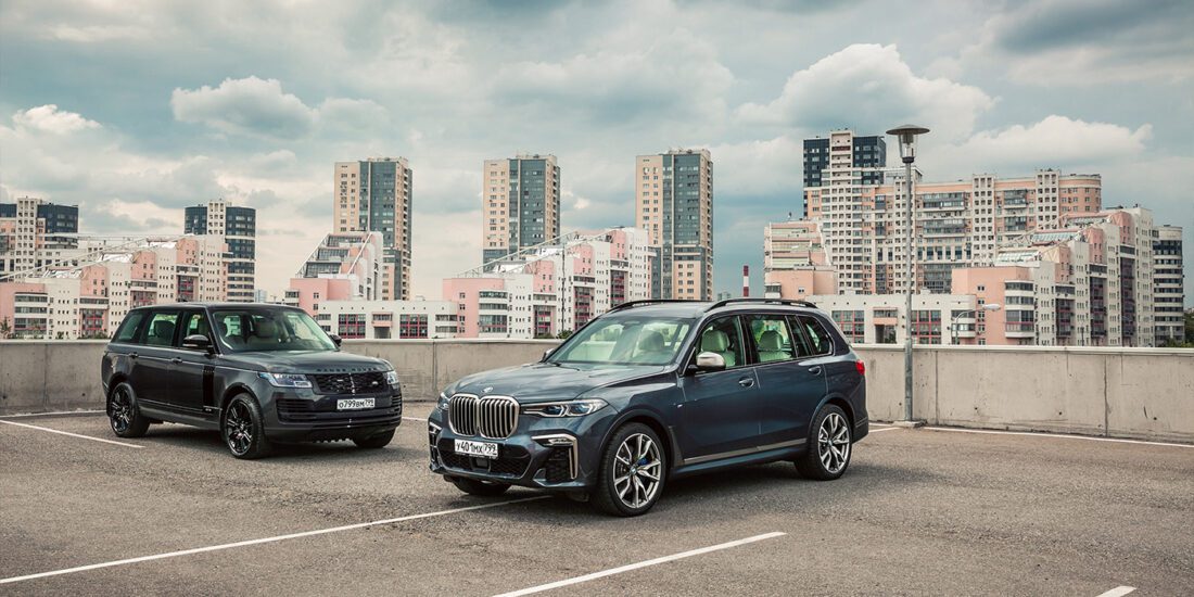 Bandomasis važiavimas „BMW X7“ ir „Range Rover“