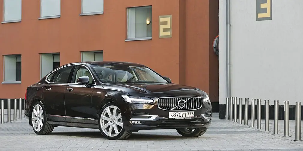 Тест-драйв Volvo S90 против BMW 5