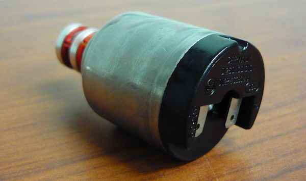 P2715 Электромагнитный клапан управления давлением D застрял во включенном состоянии