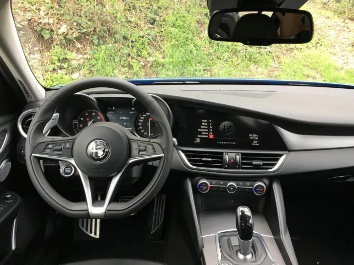 Alfa Romeo Giulia 2.0 280 CV Veloce - Дорожные испытания 