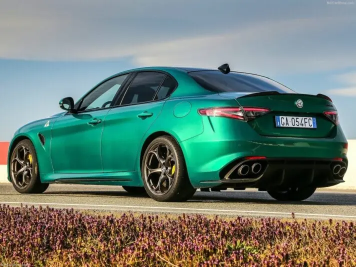 Alfa Romeo Giulia: модели, цены, характеристики и фотографии - Руководство по покупке 