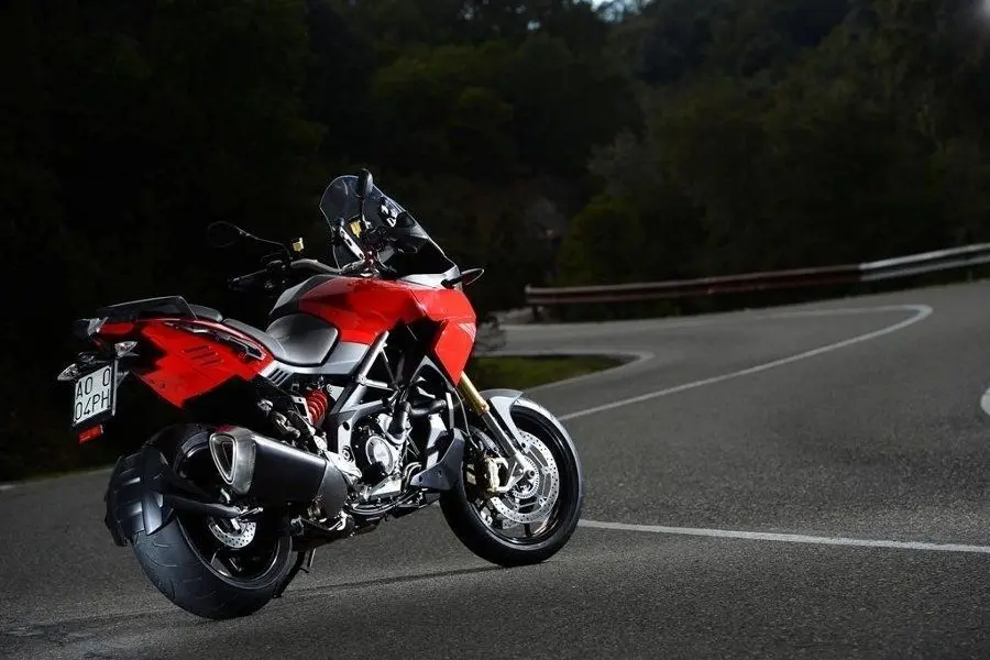 Aprilia Caponord 1200(6)