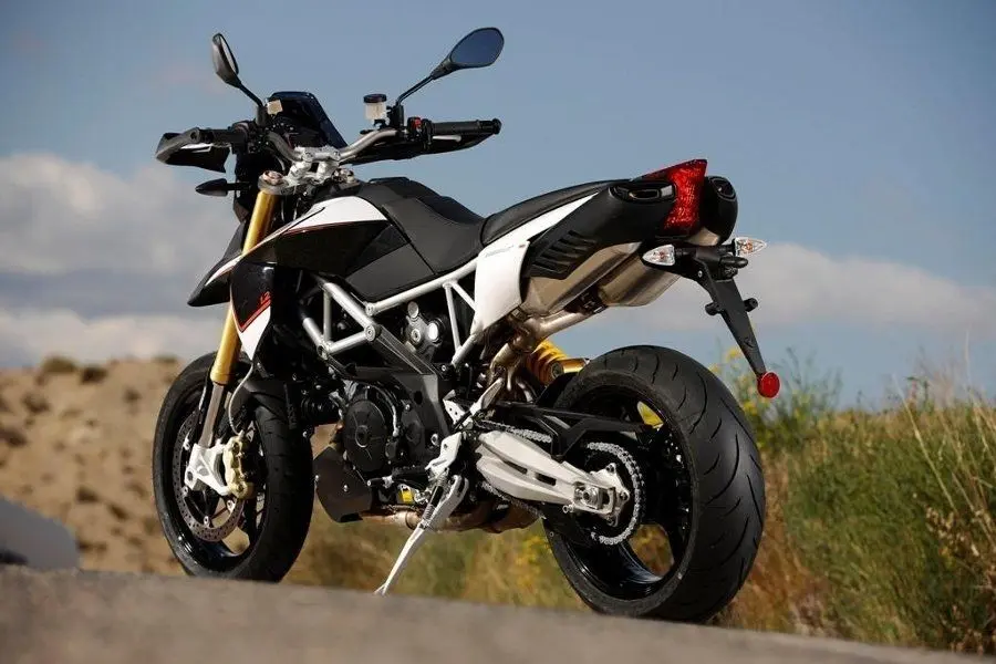 Aprilia Dorsoduro 1200(3)