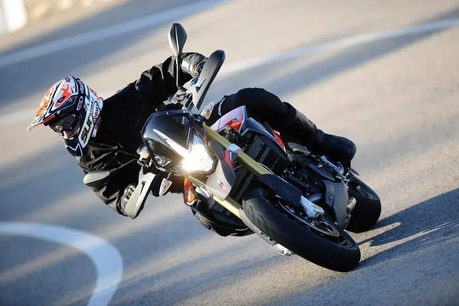 Aprilia Dorsoduro 1200(4)