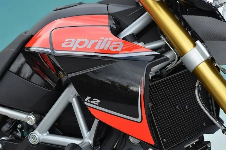 Aprilia Dorsoduro 1200()5