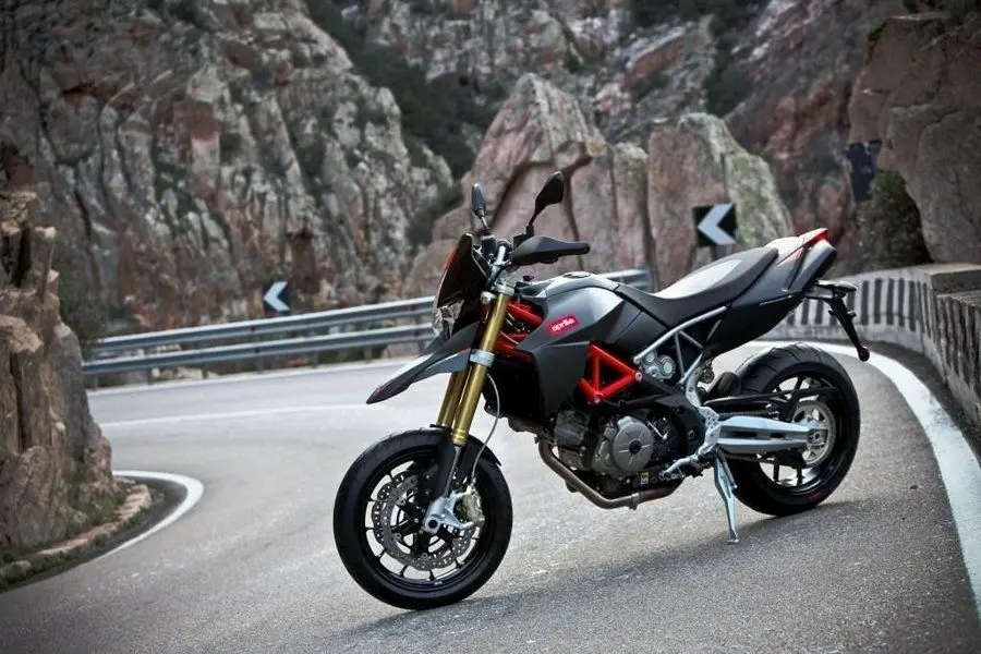 Aprilia Dorsoduro 750(1)