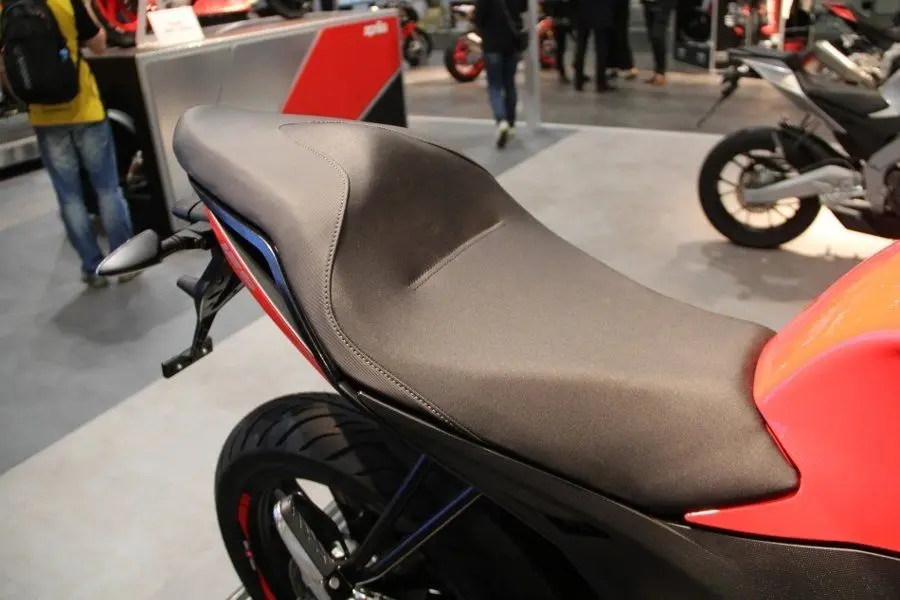 Aprilia Tuono 125(4)