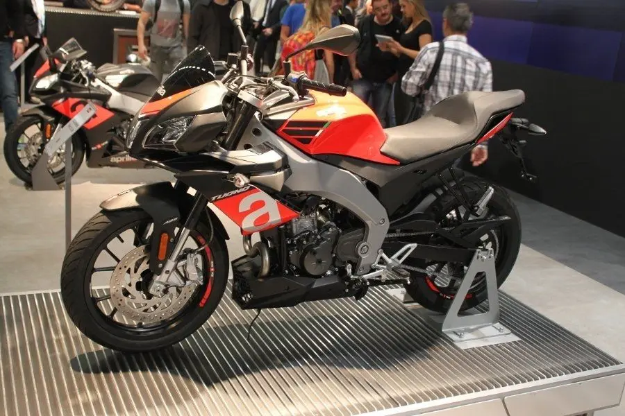 Aprilia Tuono 125(6)