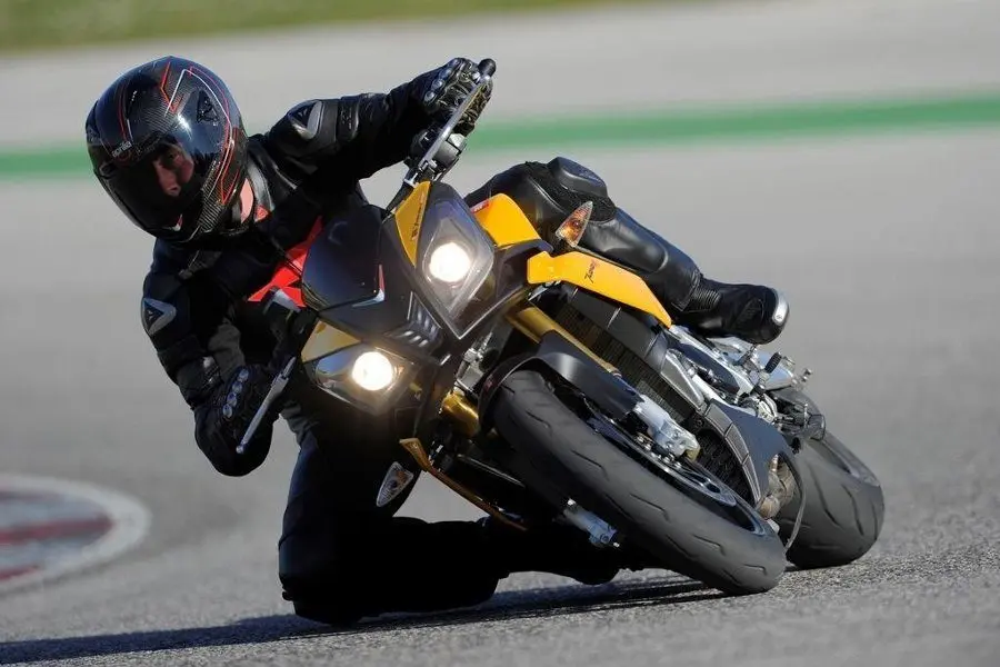 APRILIA TUONO V4 R (3)