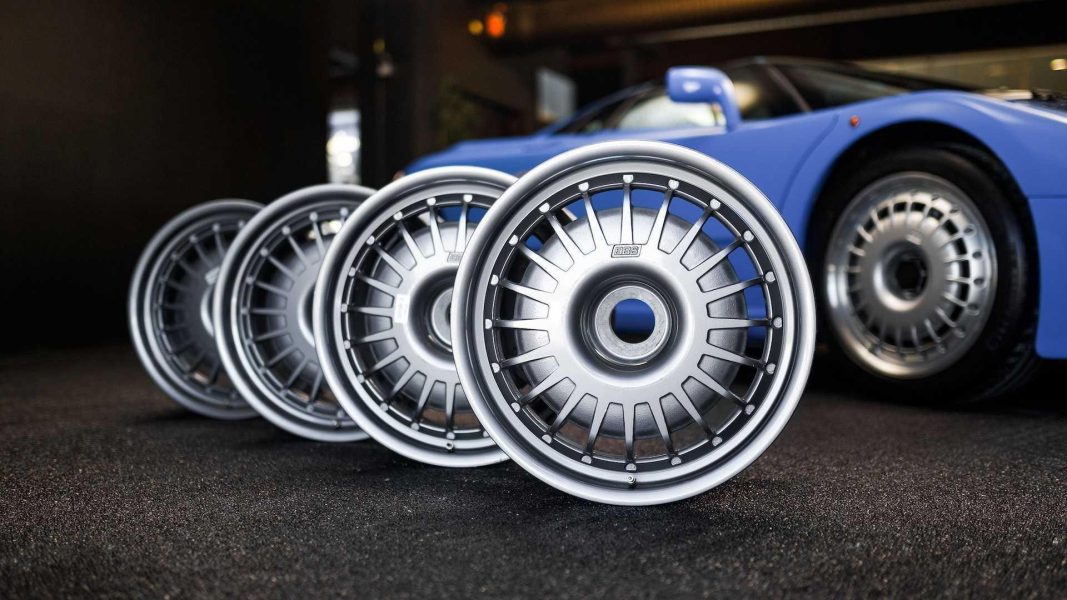 Bugatti EB110: ახალი ერა იტალიის დროშით სისხლში - სპორტული მანქანები