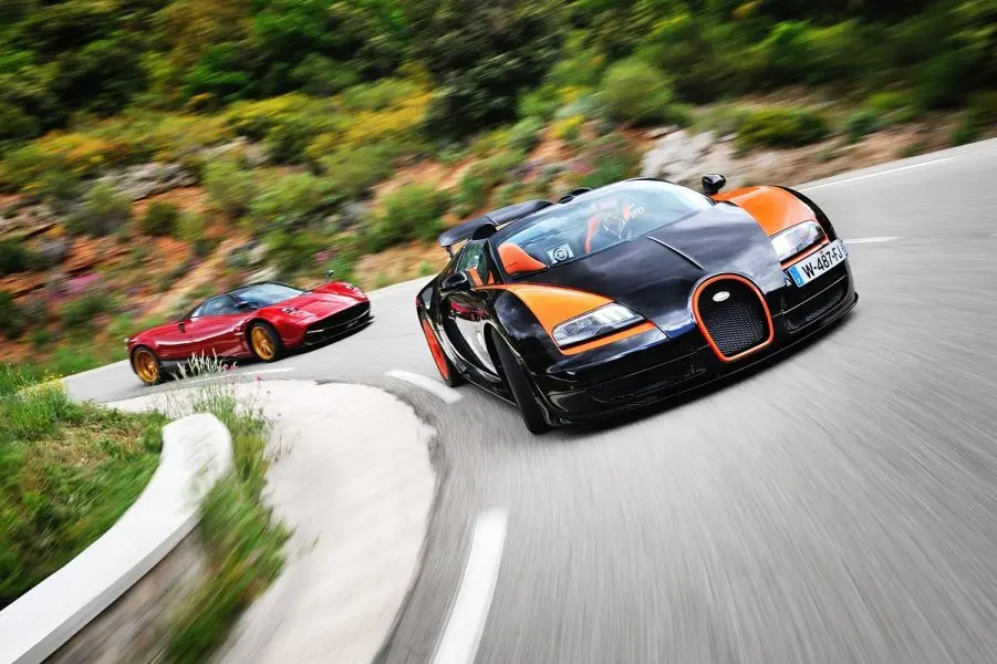 Bugatti Veyron Vitesse vs Pagani Huayra: titans - Sports Cars