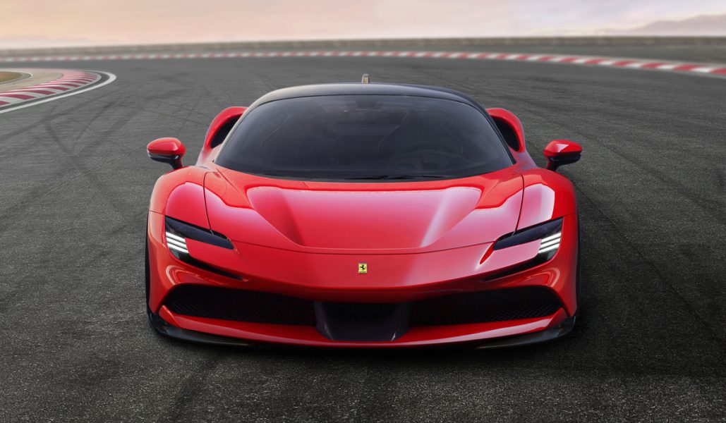 Ferrari SF90 Stradale: совершенство согласно Маранелло (за исключением названия) &#8211; Превью