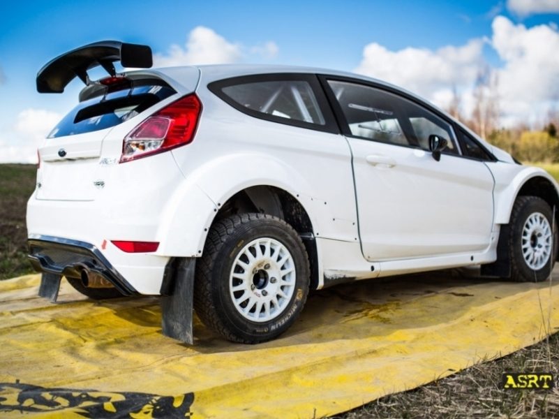 Ford Fiesta R5: carane nindakake ing dalan? – Mobil sport