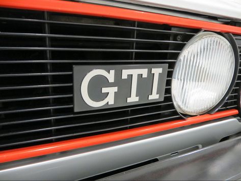 ICONICARS: Volkswagen Golf GTI Mk1 - Sports Car