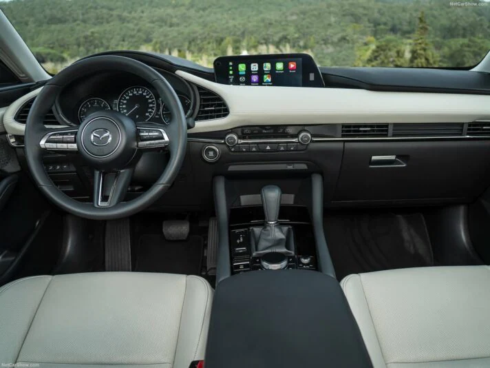 Mazda Mazda3 Sedan: фото, данные и цены - Превью 