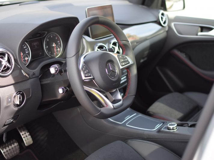 Mercedes-Benz B-Class Premium Tech, за рулем новой специальной серии - Road Test 
