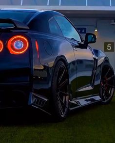 Nissan GTR, najboljši rabljeni športni avtomobil - Sports Cars