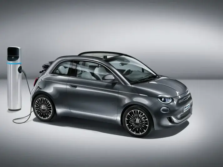 Новый Fiat 500 2020: фото и данные третьего поколения - Превью