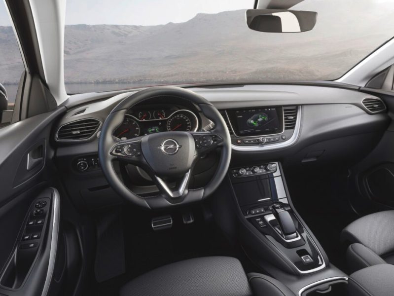 Opel Grandland X Hybrid4: 300 л.с. и полный привод - Превью 