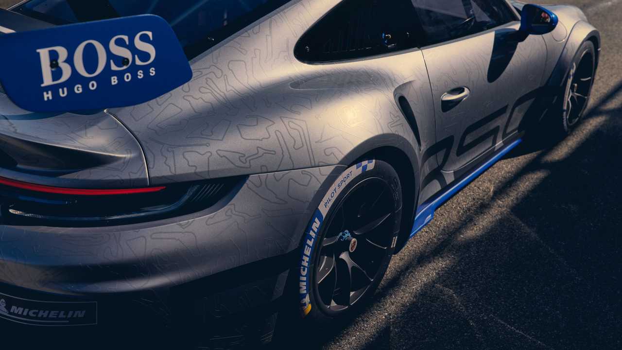 Porsche Carrera Cup Italia: zaj dab neeg los ntawm lub cockpit ntawm 911 GT3 Khob - Kev Ua Si Tsheb