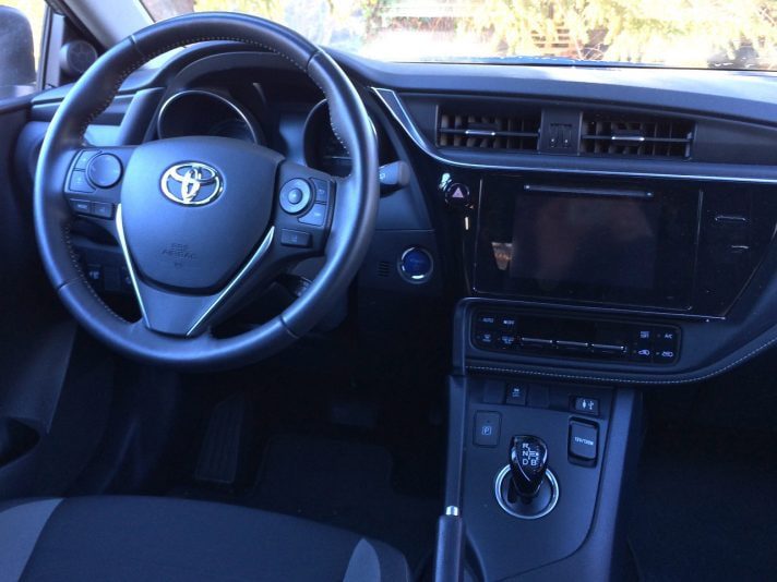 Toyota Auris 1.8 TS Hybrid, наш тест - Дорожный тест 