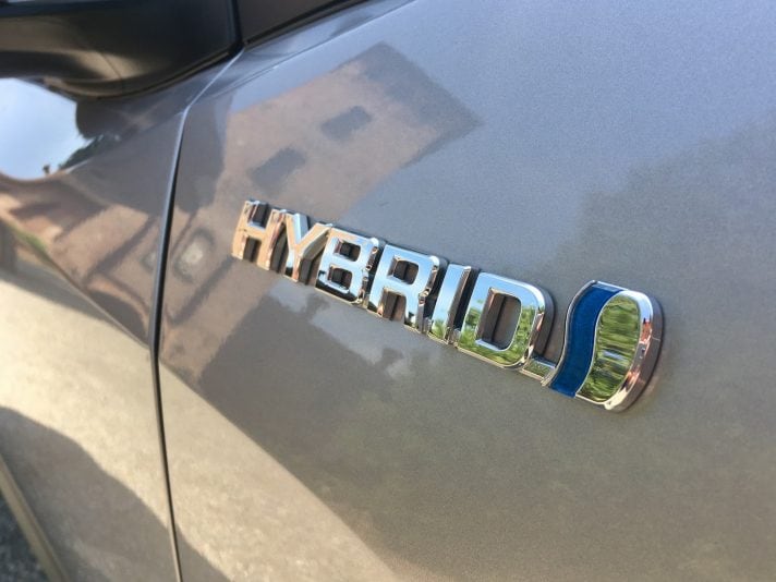 Toyota CH-R Hybrid E-CVT - Prova su Strada 