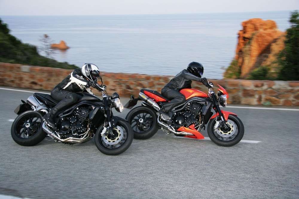 Прегледи на мотоцикли со брзина на триумф 94 и 94R