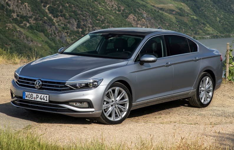 test drive Volkswagen Passat Variant: modelli, prezzi, specifiche e foto – Guida all'acquisto