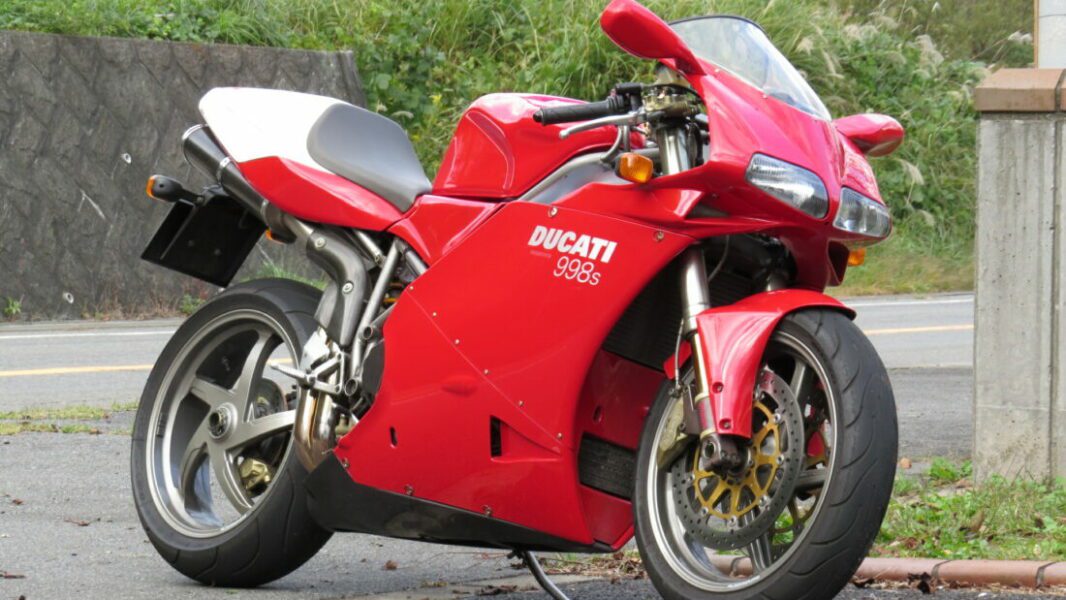 I-Ducati 998 Testastretta
