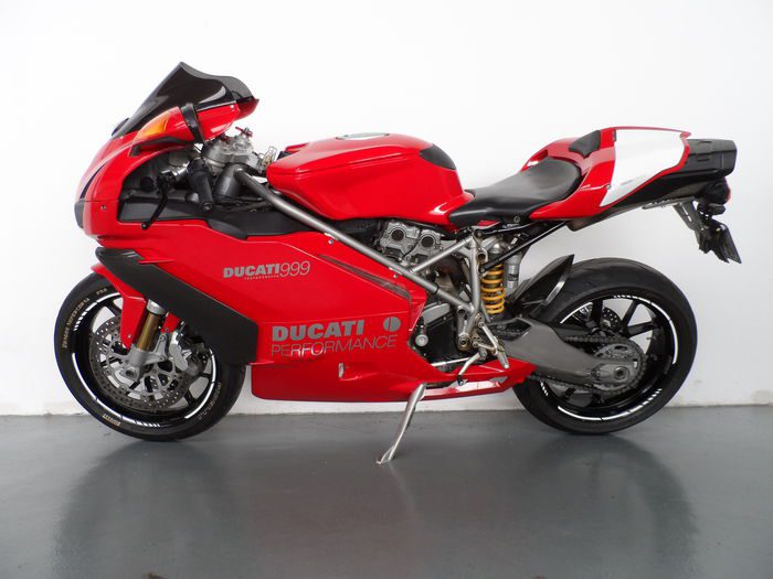 Ducati 999 tek kişilik