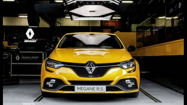 Thiomáin muid: Renault Megane RS - b'fhéidir níos lú níos lú?