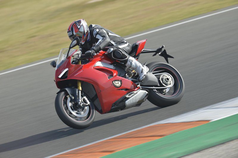 Ездили: Ducati Panigale V4 S