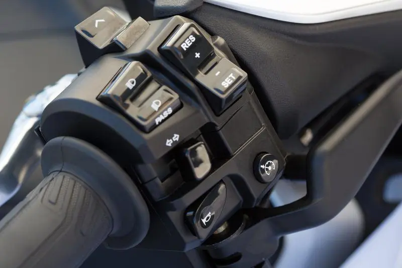 Ездили: Yamaha TMax