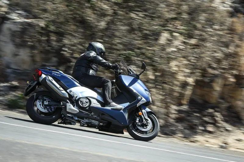 Ездили: Yamaha TMax