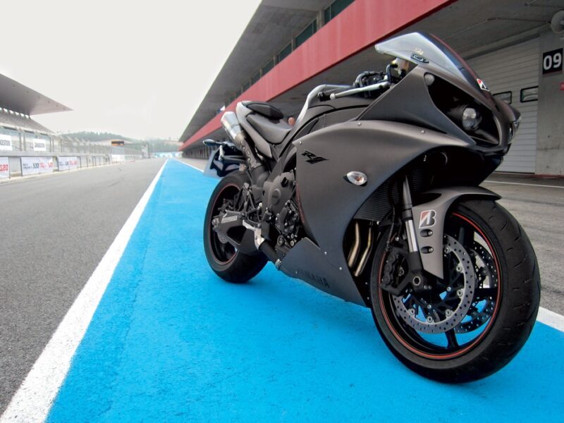 Ездили: Yamaha YZF-R1 &#8211; японский Ducati