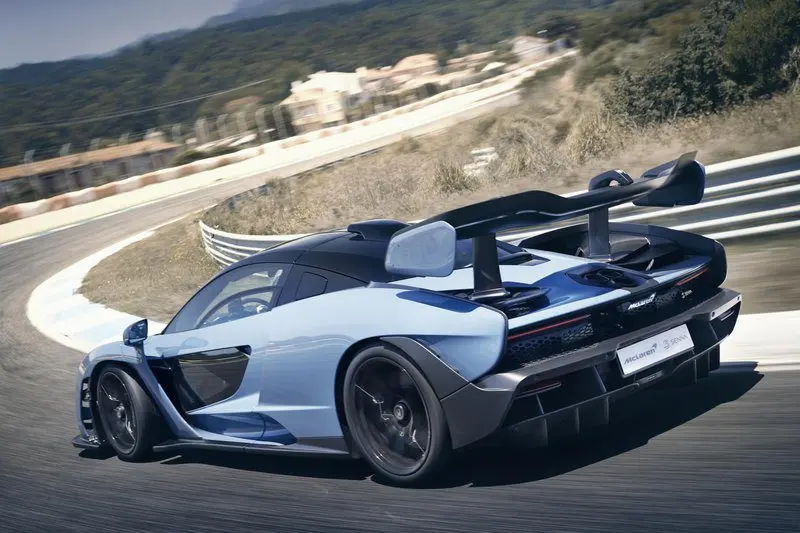 Имя стоит 800 слов: McLaren Senna