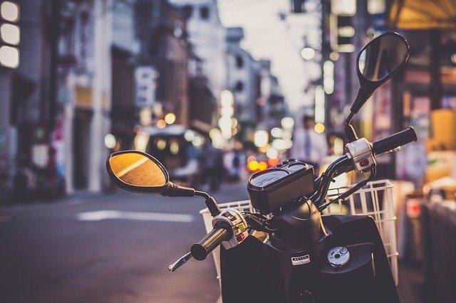 Как поменять зеркало мотоцикла?